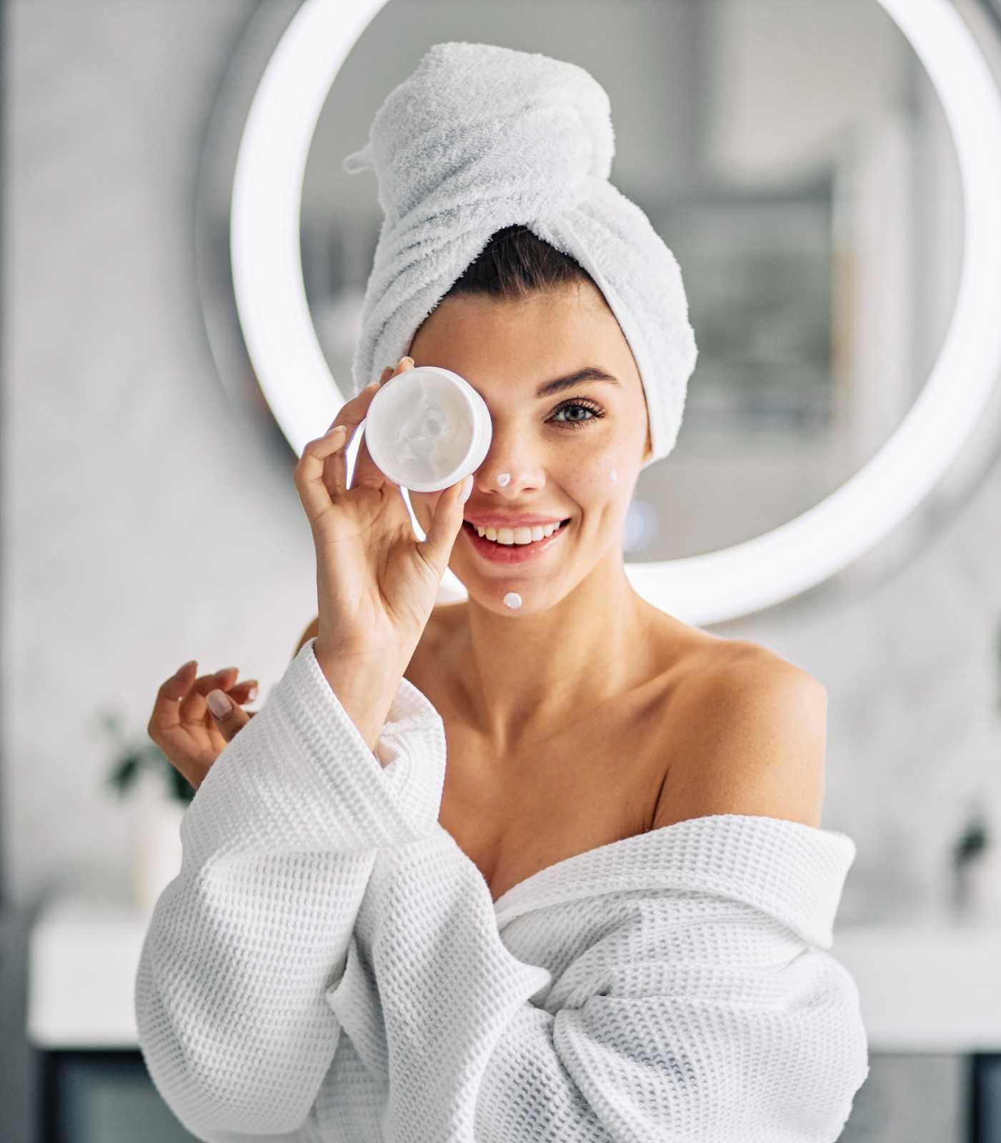 العناية بالبشرة